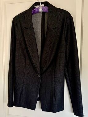 Lightweight Women's Relaxed Fit  Blazer